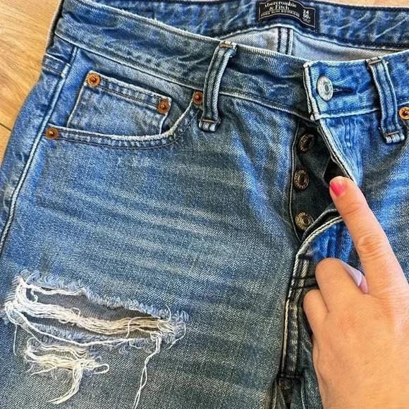 ABERCROMBIE FITCH A&F Ames Slim Boyfriend Jeans Ripped Rips Destroyed 24/00 - Picture 2 of 10